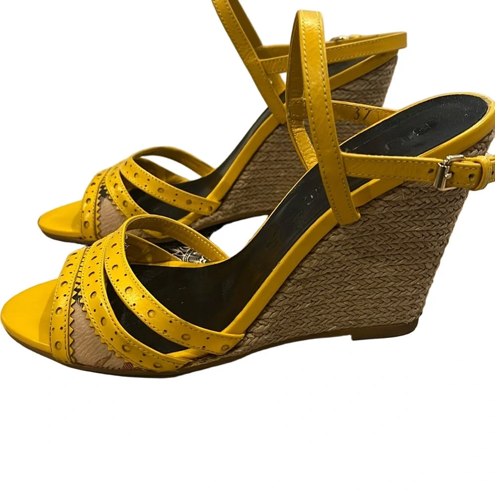 Burberry yellow haymarket